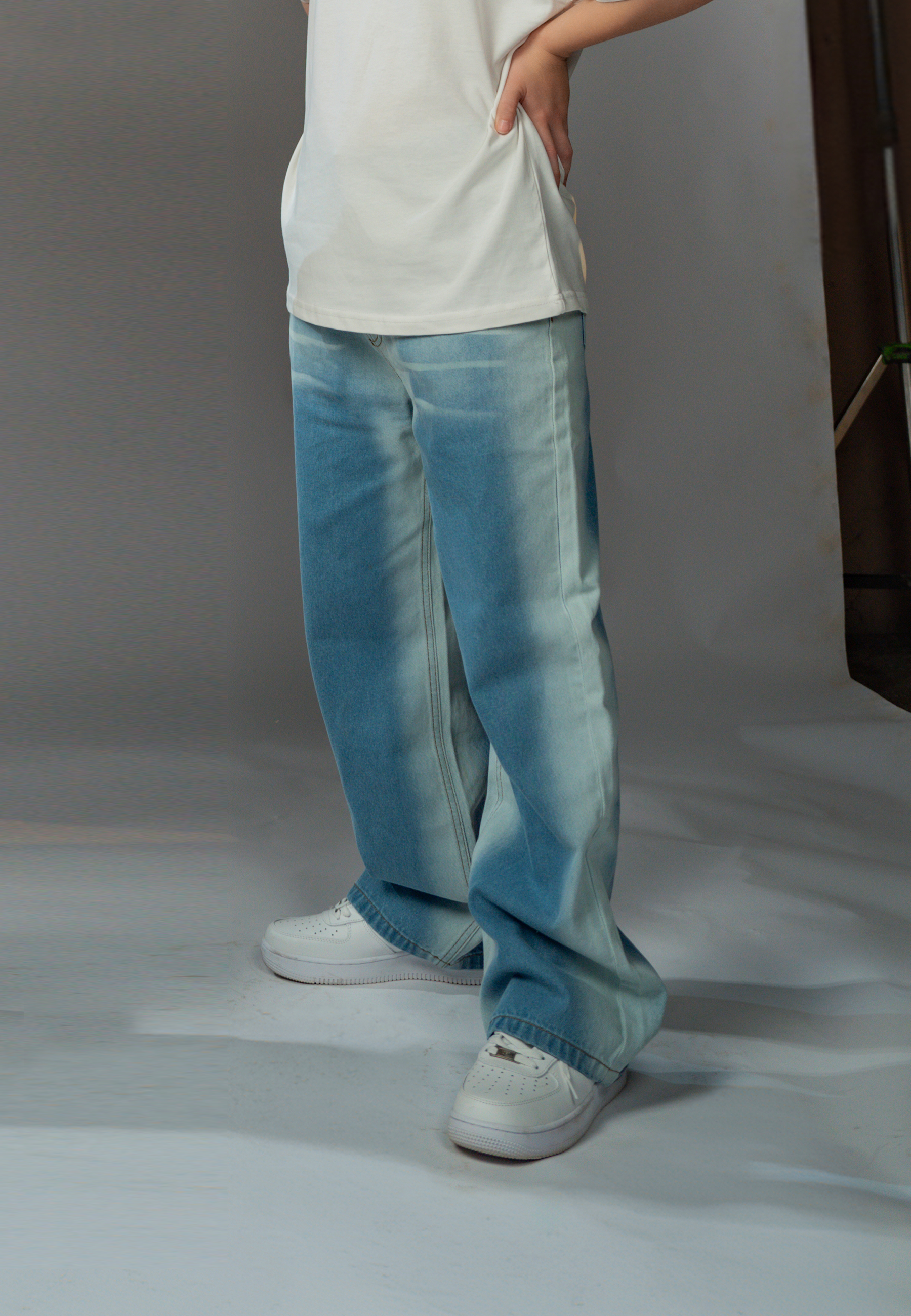 Light Blue Jeans - Main Image